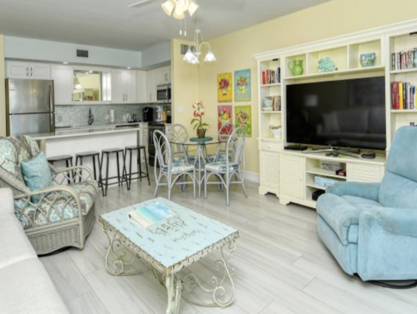 Charming Vacation Rental on Longboat Key. Call Today.